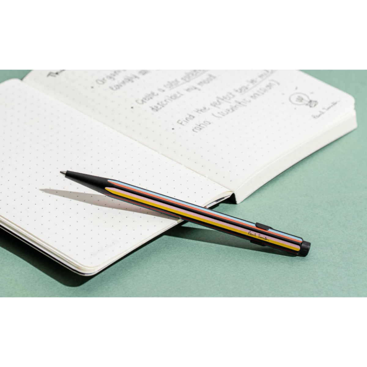Caran d'Ache Paul Smith balpen op een bureau